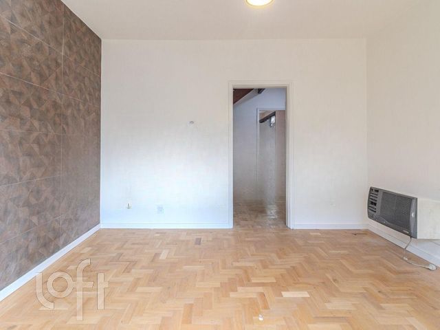 Casa com 180m², 3 dormitórios, 4 vagas, São João em Porto Alegre