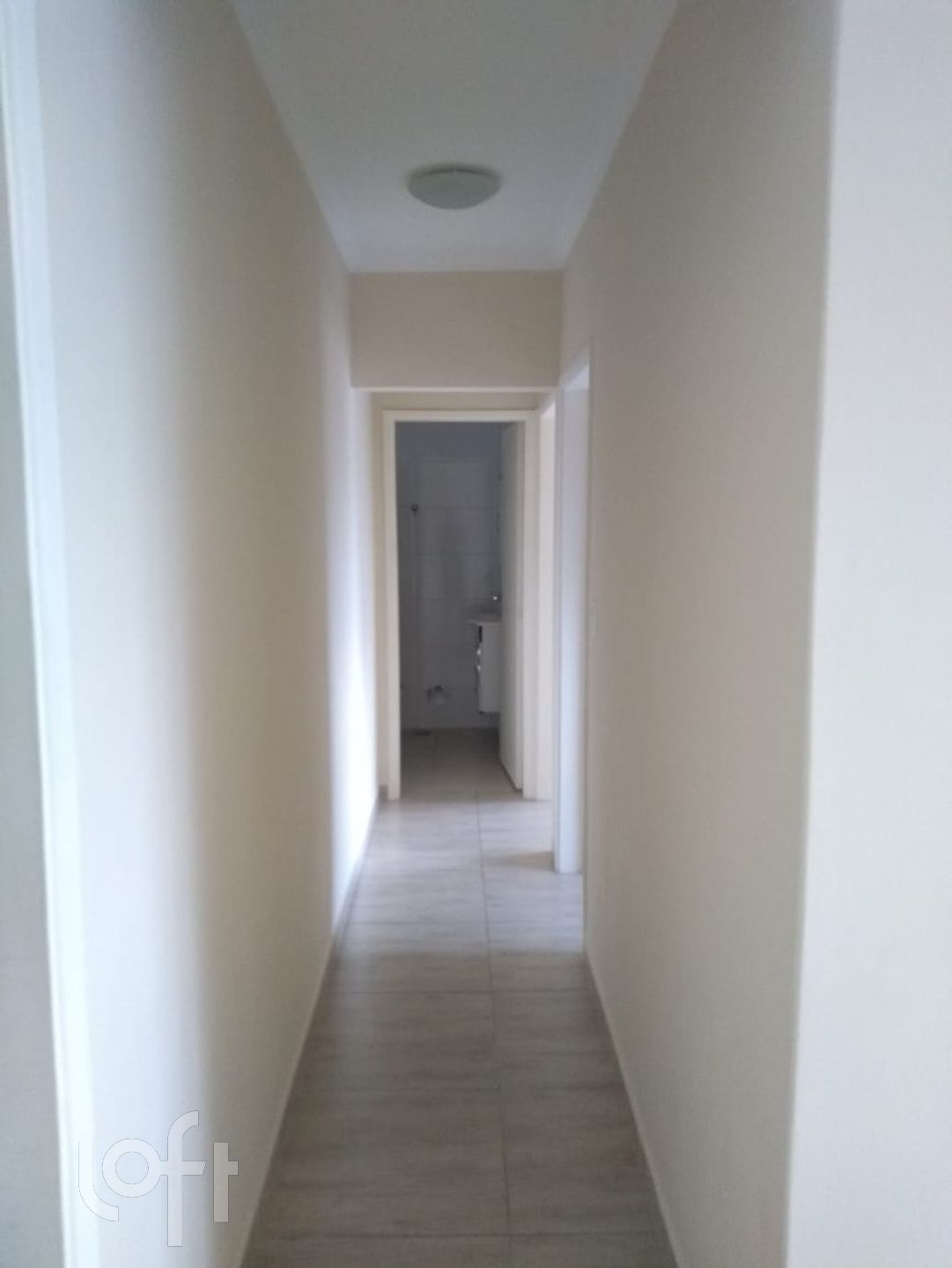 Apartamento à venda com 2 quartos, 70m² - Foto 2