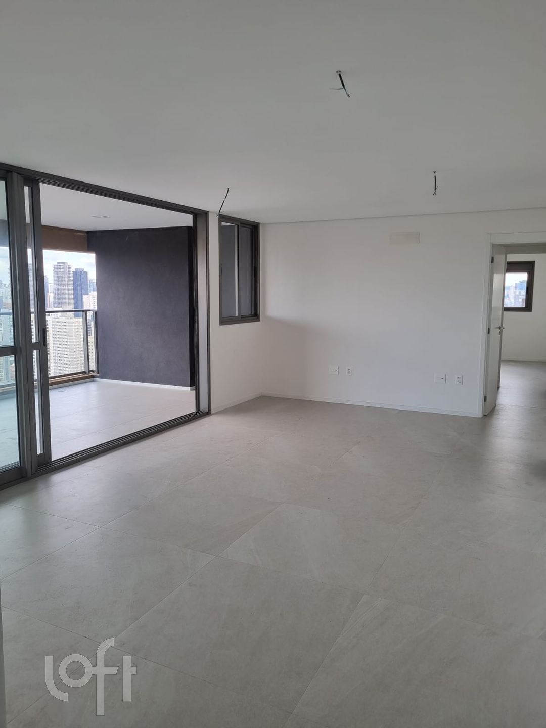 Apartamento à venda com 3 quartos, 143m² - Foto 2