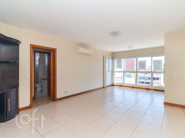 Apartamento com 102m², 3 dormitórios, 1 suíte, 2 vagas, Auxiliadora em Porto Alegre