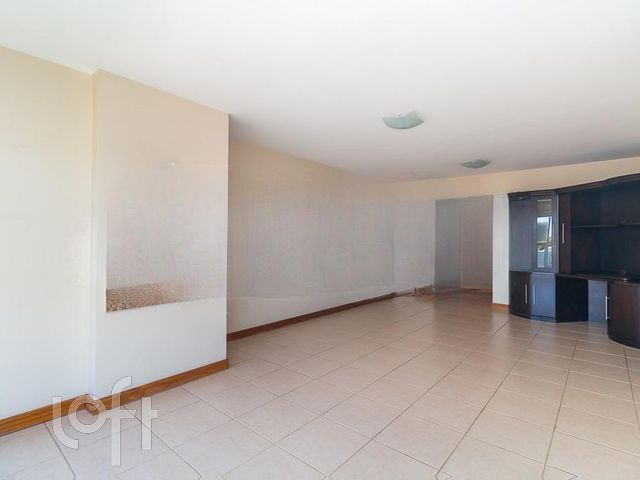 Apartamento com 102m², 3 dormitórios, 1 suíte, 2 vagas, Auxiliadora em Porto Alegre