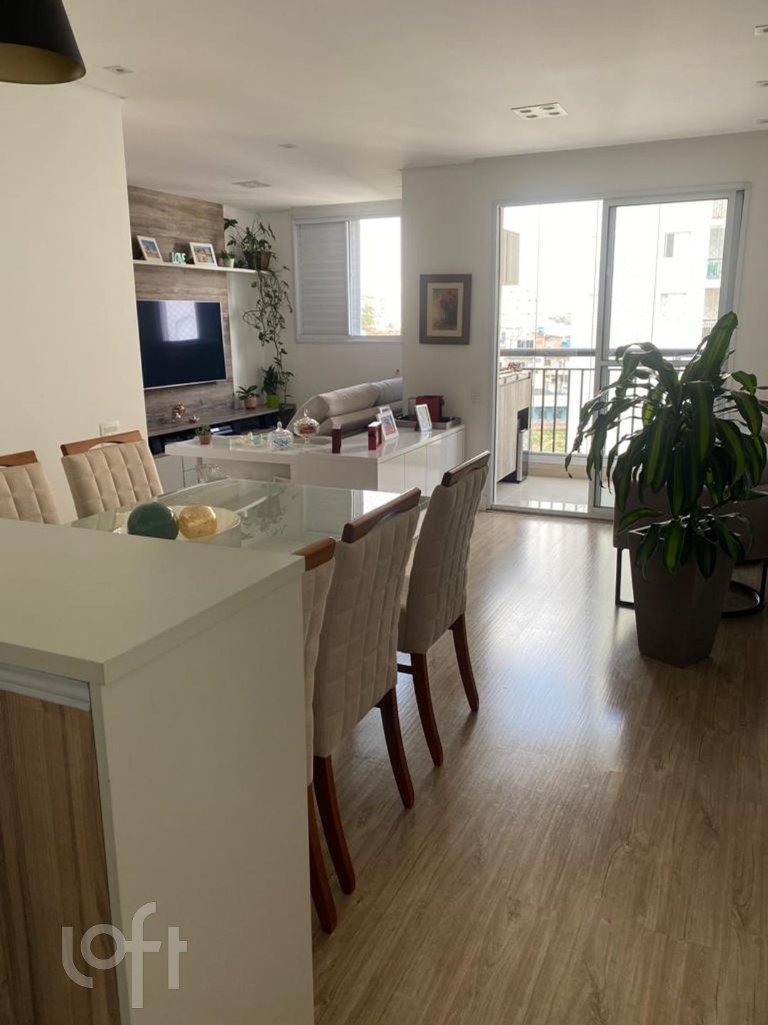 Apartamento à venda com 2 quartos, 64m² - Foto 1