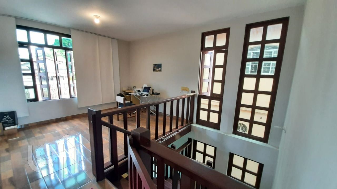 Casa à venda com 3 quartos, 237m² - Foto 7