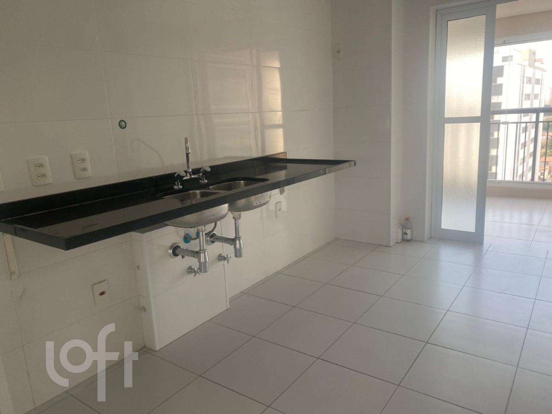 Apartamento à venda com 4 quartos, 231m² - Foto 2