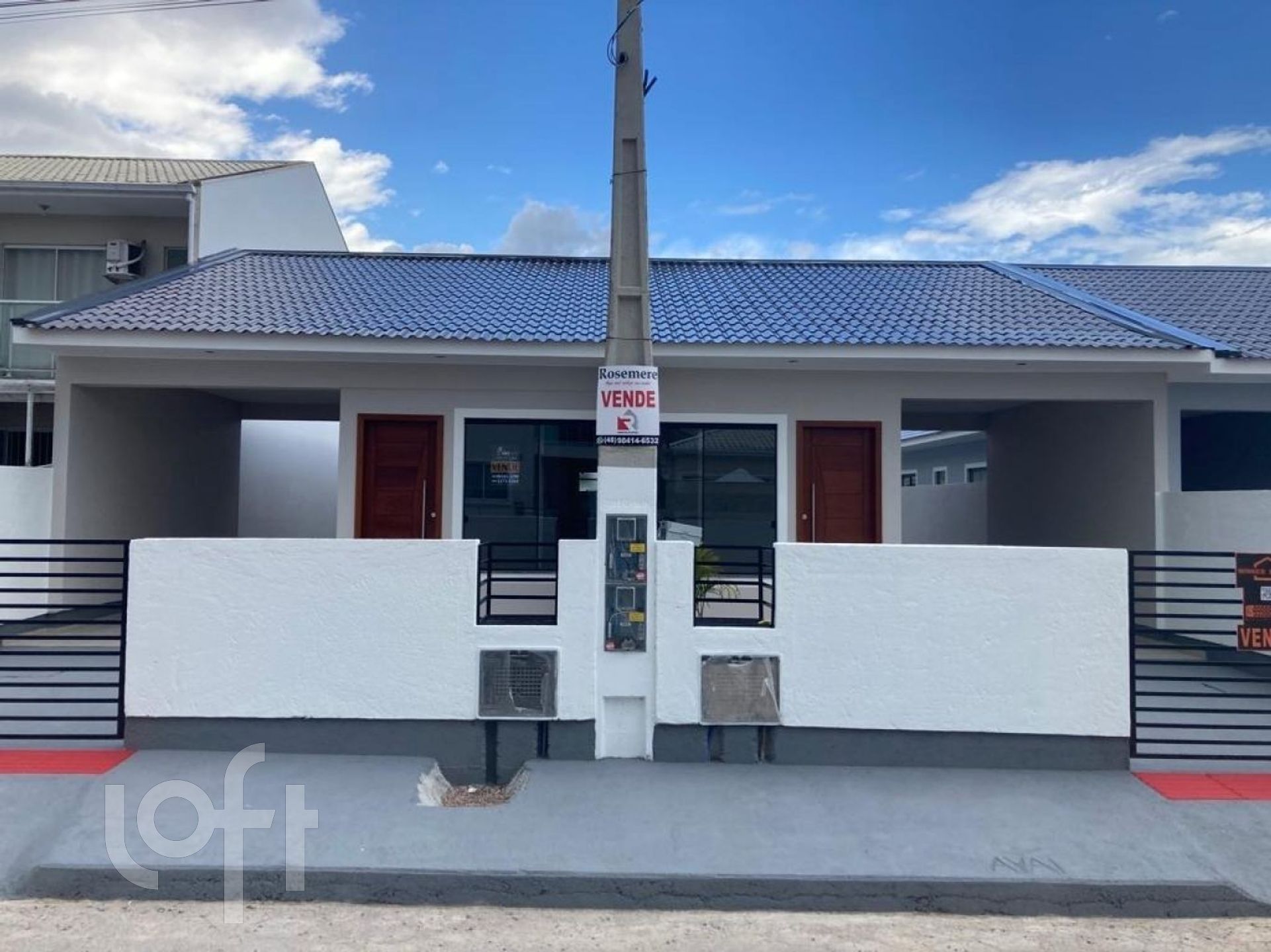 Casa à venda em Forquilhas com 92 m², 3 quartos, 1 suíte