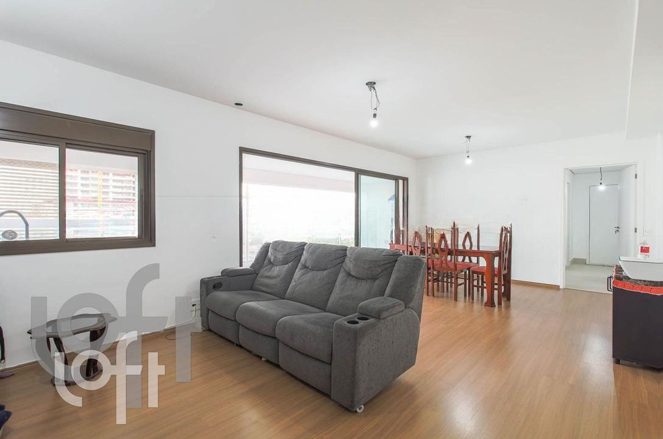 Apartamento à venda com 2 quartos, 137m² - Foto 4