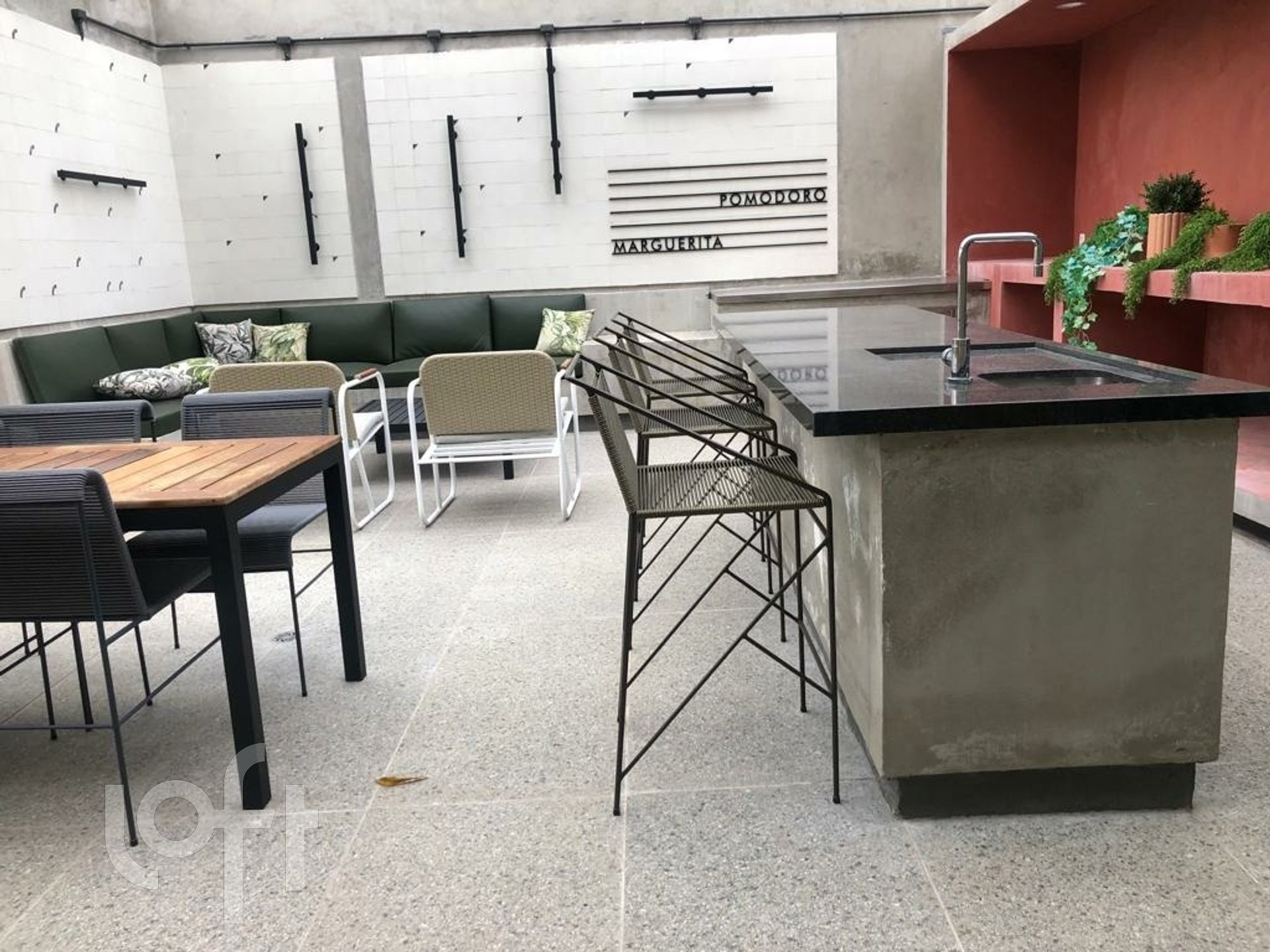 Apartamento à venda com 1 quarto, 24m² - Foto 2