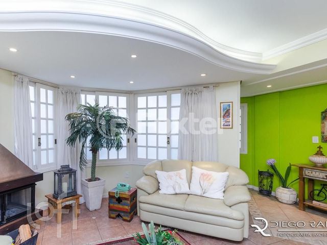 Casa em Condomínio com 245m², 4 dormitórios, 2 suítes, 3 vagas, Boa Vista em Porto Alegre