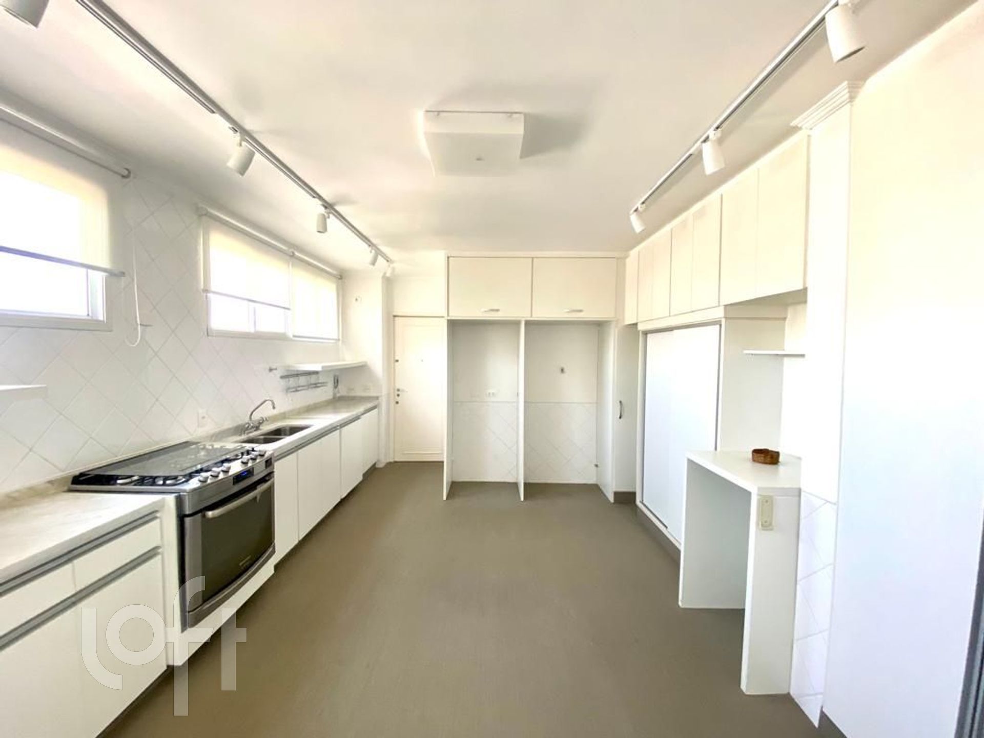 Apartamento à venda com 3 quartos, 188m² - Foto 6