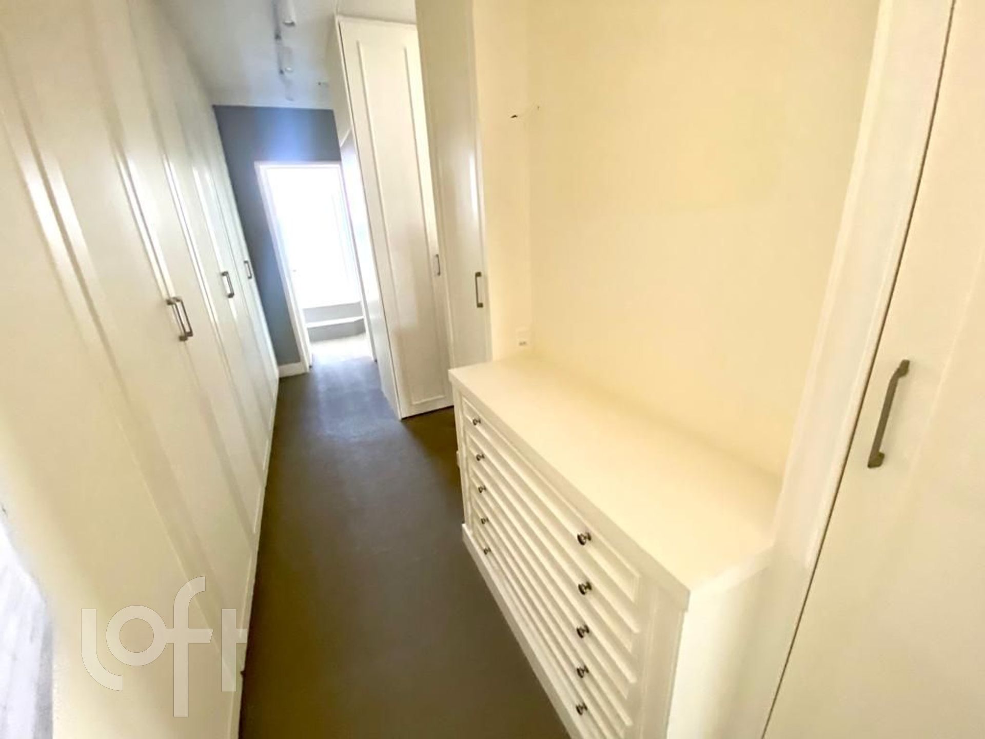 Apartamento à venda com 3 quartos, 188m² - Foto 18