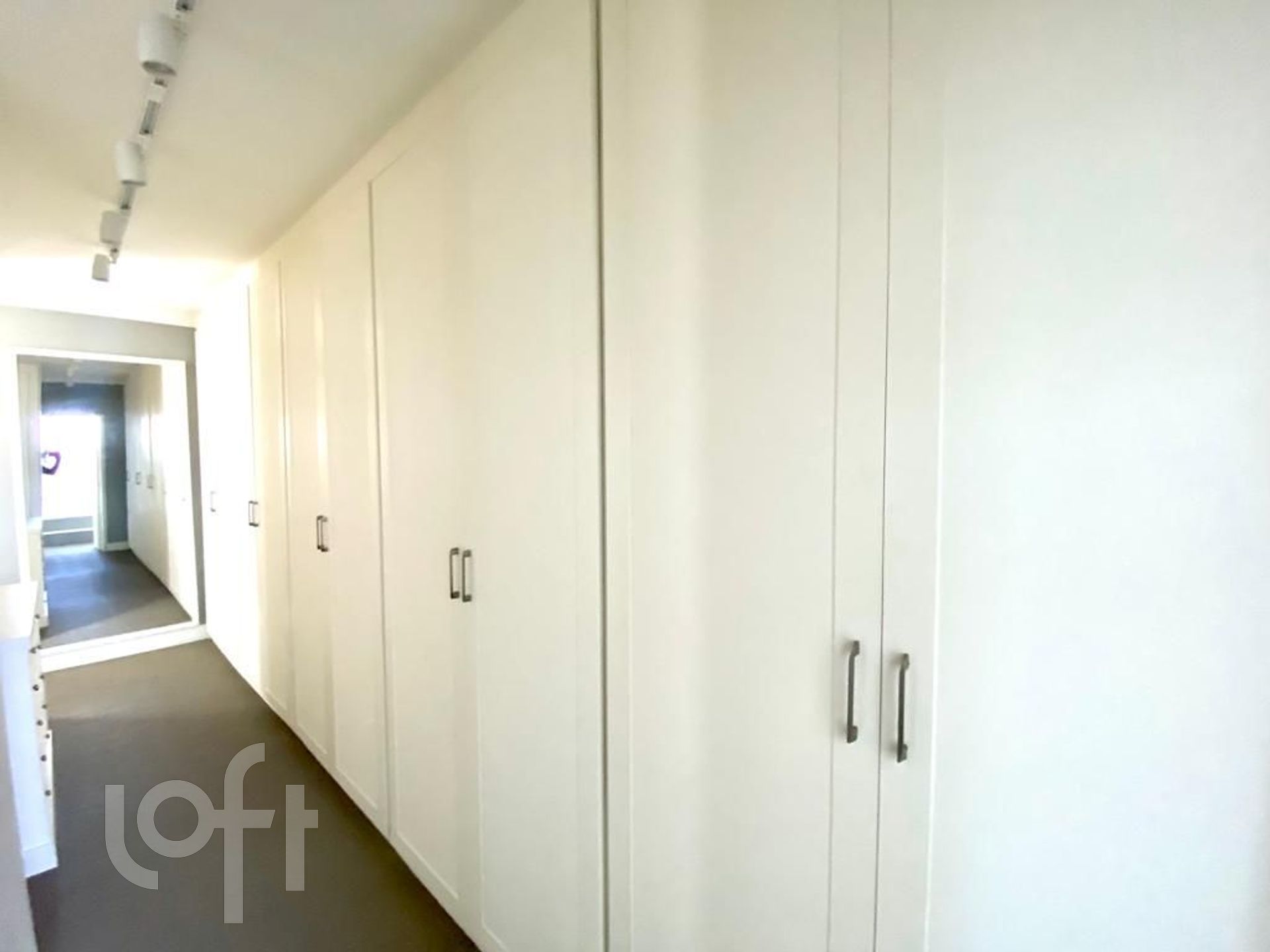 Apartamento à venda com 3 quartos, 188m² - Foto 17