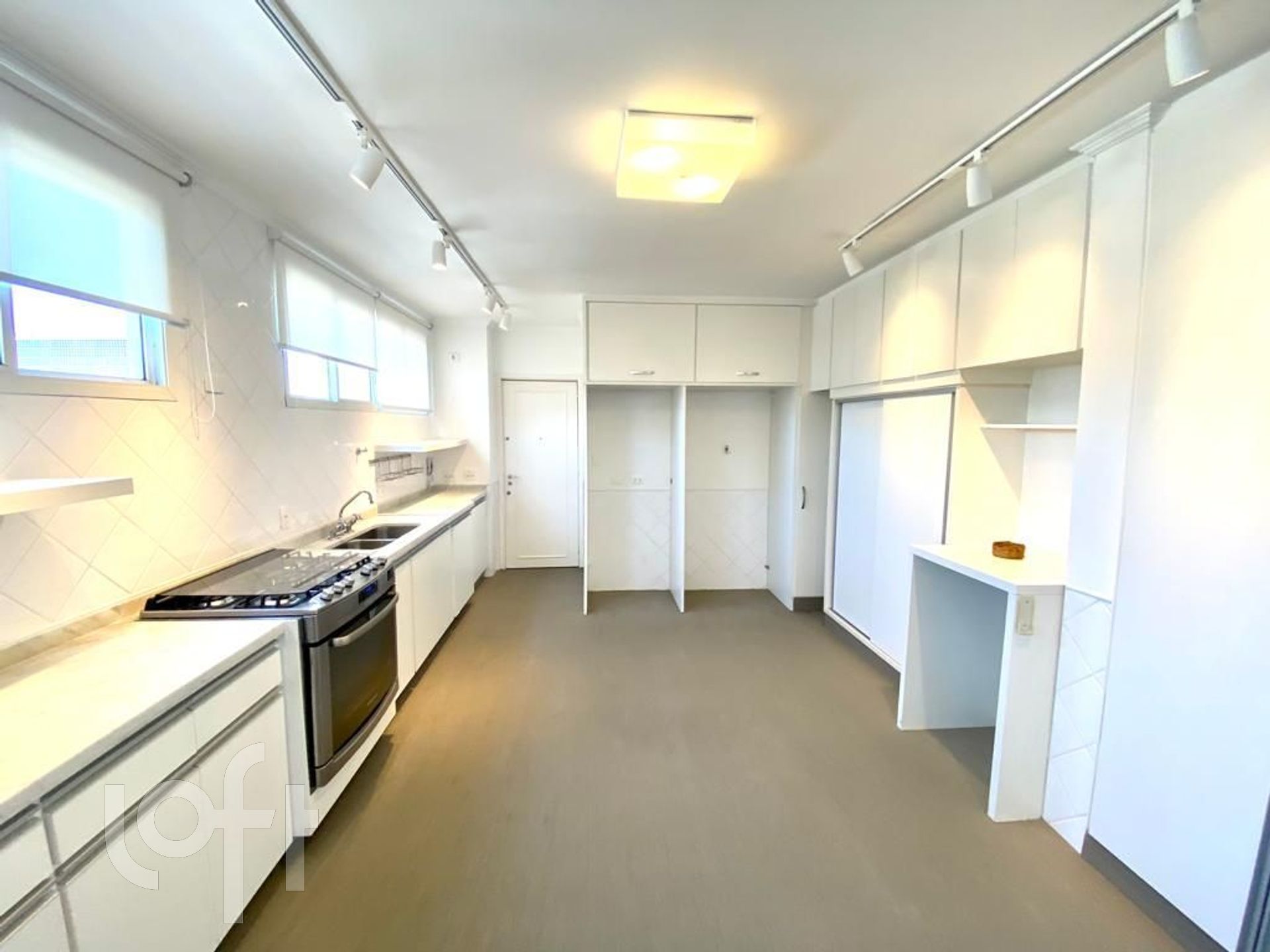 Apartamento à venda com 3 quartos, 188m² - Foto 7