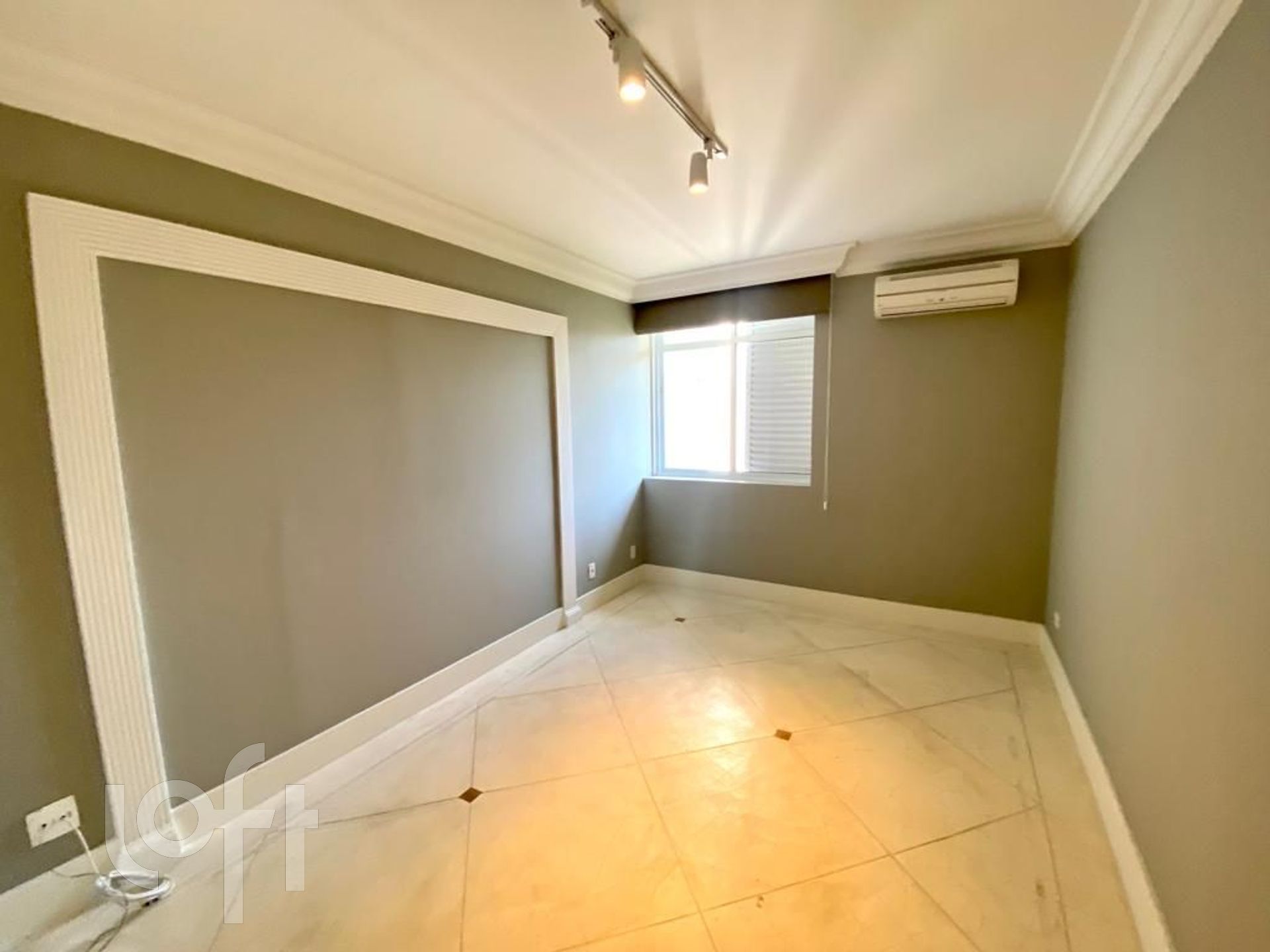 Apartamento à venda com 3 quartos, 188m² - Foto 9