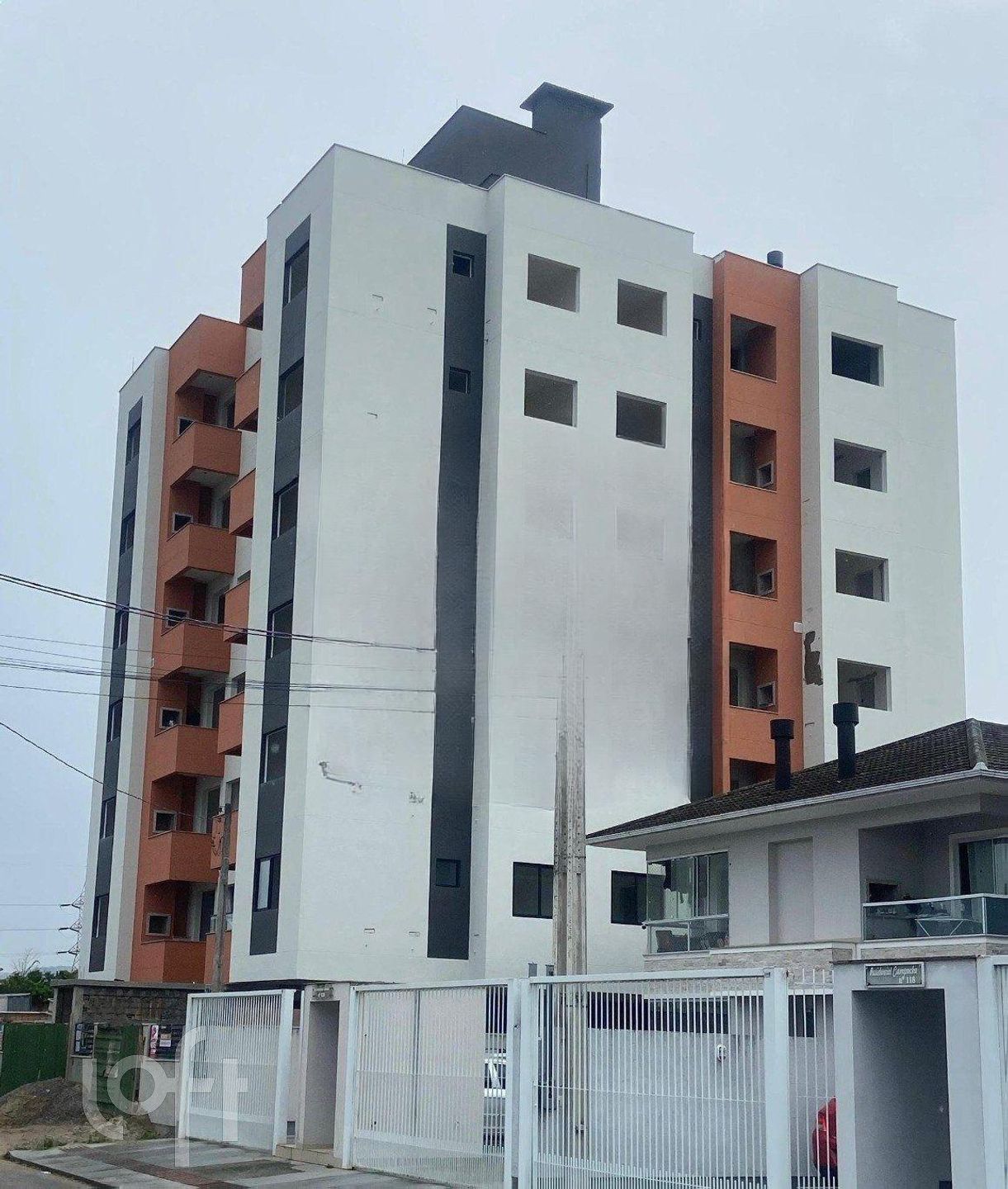 Apartamento à venda em Nova Palhoca com 69 m², 3 quartos, 1 suíte, 1 vaga