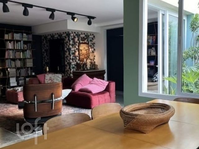 Apartamento com 175m², 3 dormitórios, 2 suítes, 2 vagas, Moinhos de Vento em Porto Alegre