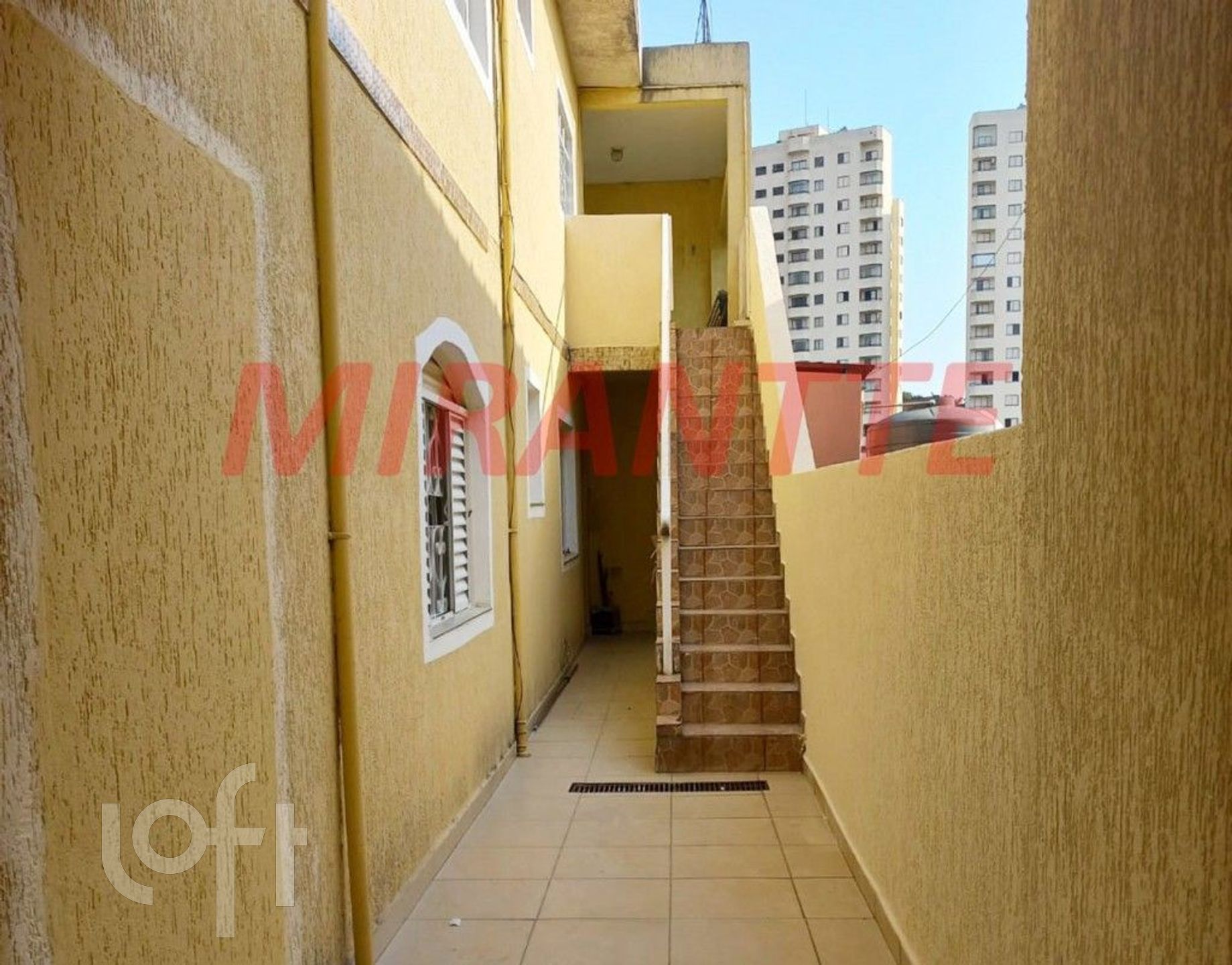 Casa à venda com 6 quartos, 220m² - Foto 3