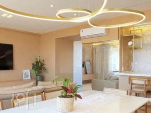 Apartamento com 98m², 3 dormitórios, 1 suíte, 2 vagas, Petrópolis em Porto Alegre