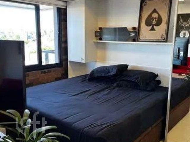 Apartamento com 35m², 1 dormitório, 1 vaga, Floresta em Porto Alegre