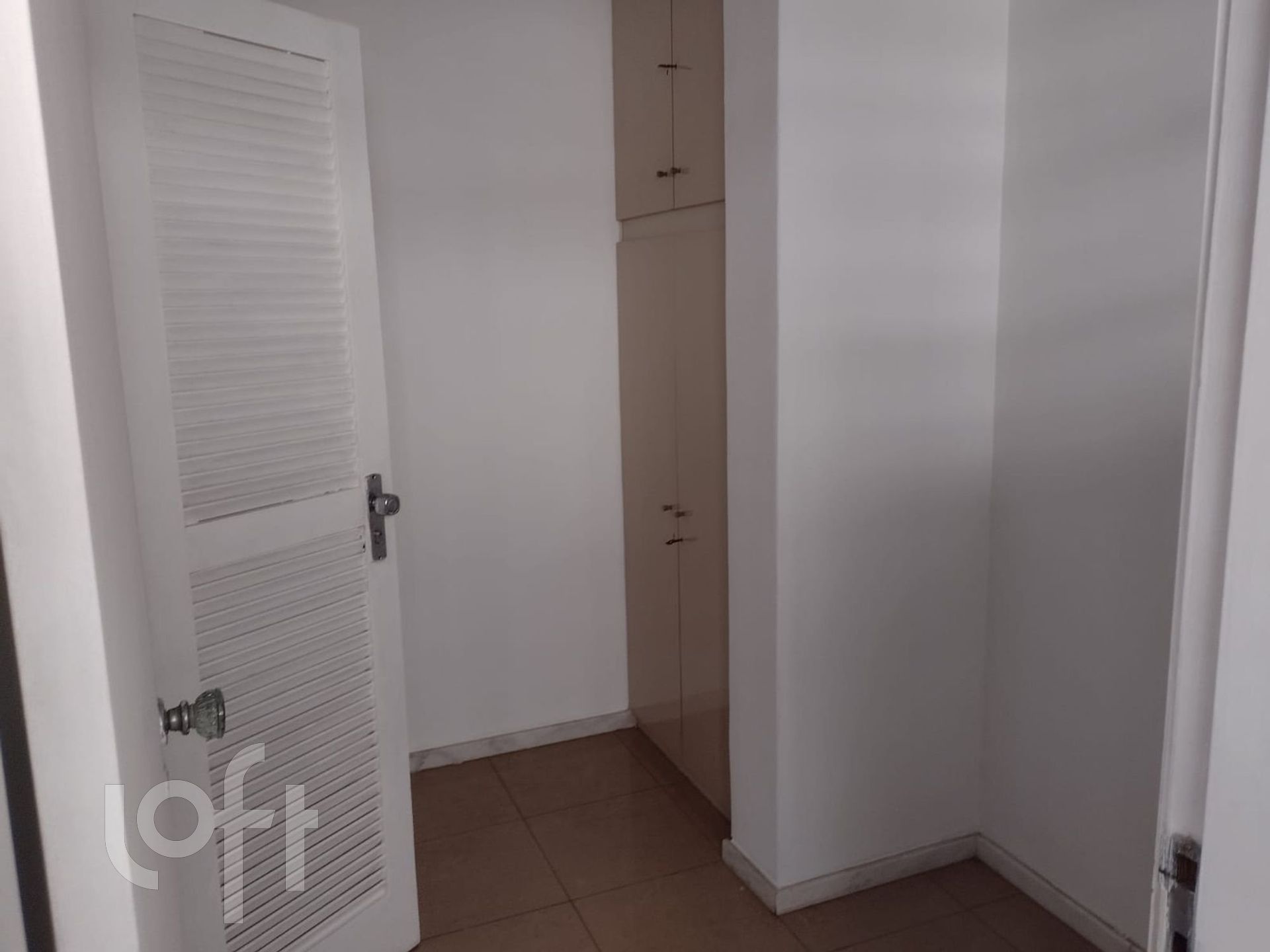 Apartamento à venda com 5 quartos, 310m² - Foto 2