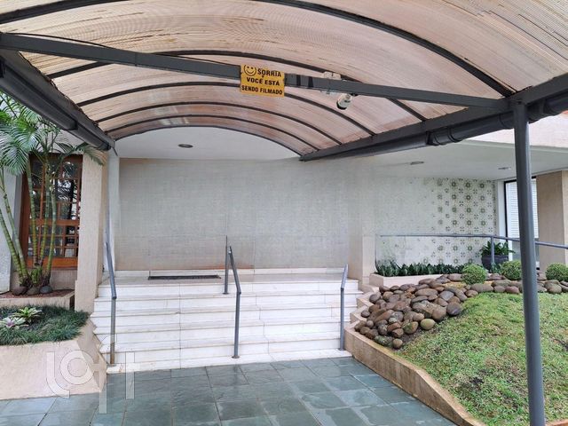 Apartamento com 74m², 2 dormitórios, 1 vaga, Menino Deus em Porto Alegre