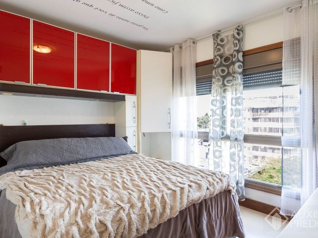 Apartamento com 130m², 3 dormitórios, 1 suíte, 2 vagas, Três Figueiras em Porto Alegre