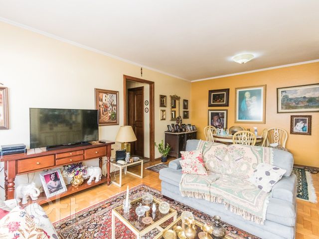 Apartamento com 108m², 3 dormitórios, 1 suíte, 1 vaga, Três Figueiras em Porto Alegre