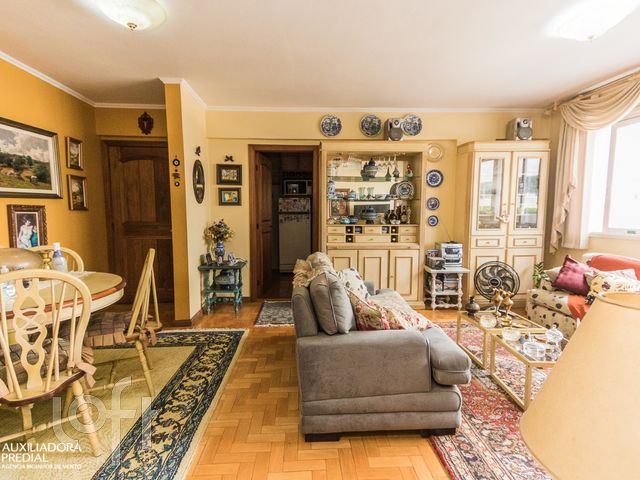 Apartamento com 108m², 3 dormitórios, 1 suíte, 1 vaga, Três Figueiras em Porto Alegre