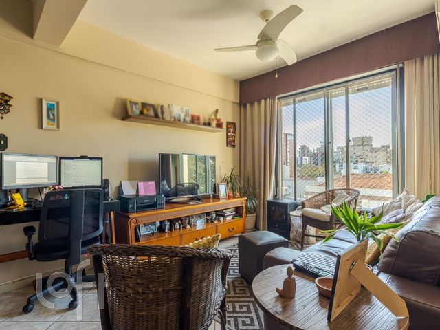 Apartamento com 98m², 3 dormitórios, 1 suíte, 1 vaga, Auxiliadora em Porto Alegre