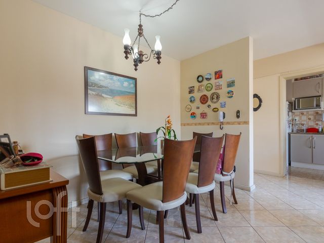 Apartamento com 98m², 3 dormitórios, 1 suíte, 1 vaga, Auxiliadora em Porto Alegre