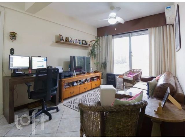 Apartamento com 98m², 3 dormitórios, 1 suíte, 1 vaga, Auxiliadora em Porto Alegre