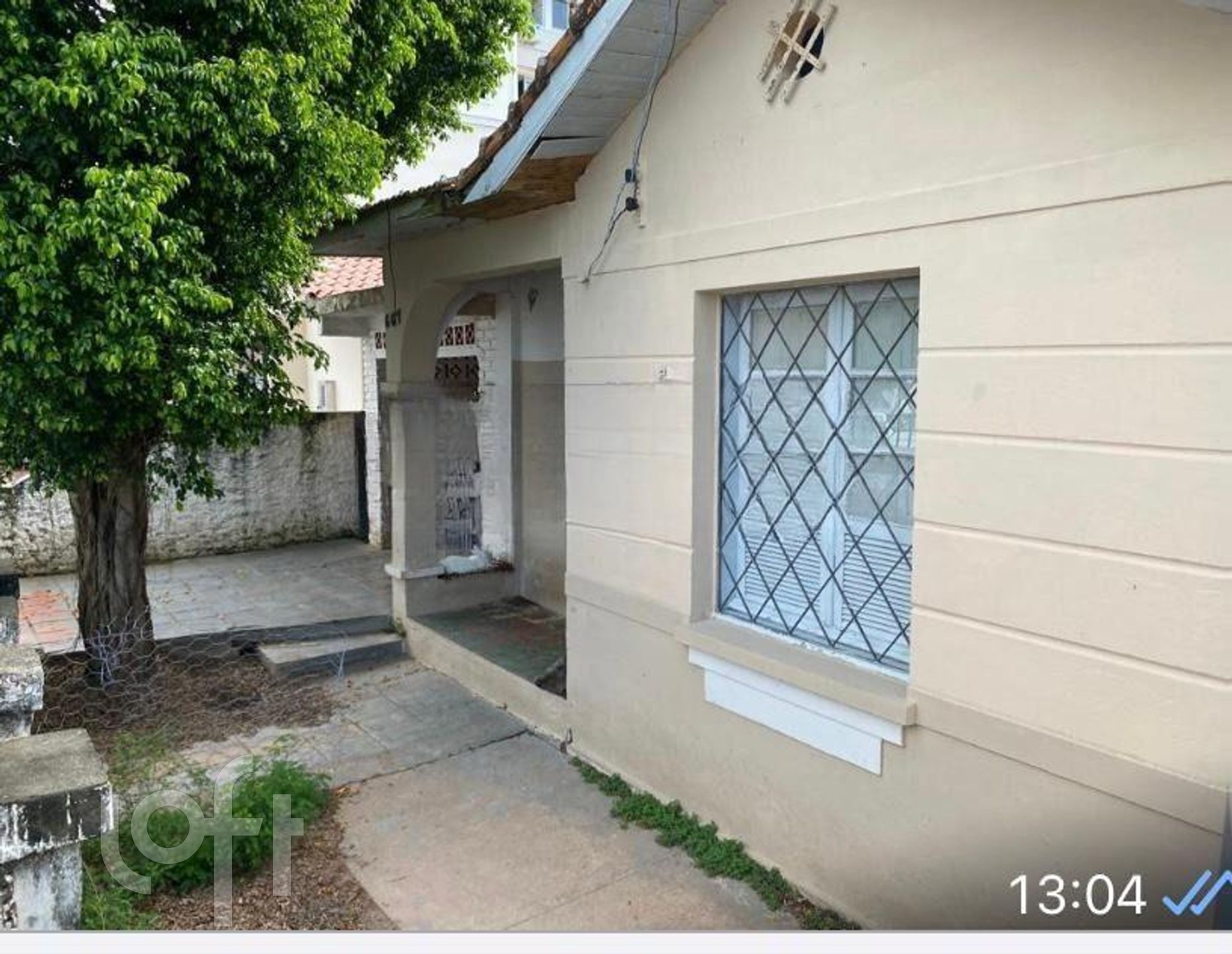 Casa Residencial com 220m², 7 quartos, 1 suíte, 4 garagens, no bairro Balneário em Florianópolis