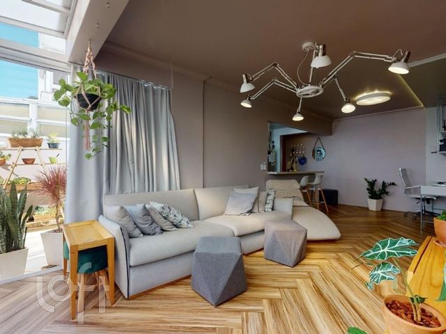 Apartamento com 101m², 2 dormitórios, 1 suíte, 2 vagas, Jardim Botânico em Porto Alegre