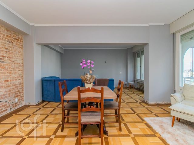 Apartamento com 232m², 4 dormitórios, 1 vaga, Independência em Porto Alegre