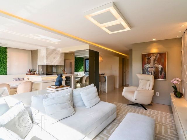 Apartamento com 107m², 2 dormitórios, 2 suítes, 2 vagas, Petrópolis em Porto Alegre