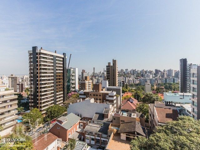 Apartamento com 107m², 2 dormitórios, 2 suítes, 2 vagas, Petrópolis em Porto Alegre