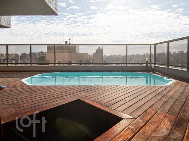 Apartamento com 266m², 4 dormitórios, 1 suíte, 2 vagas, Petrópolis em Porto Alegre