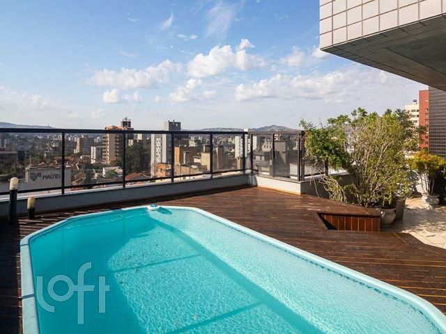 Apartamento com 266m², 4 dormitórios, 1 suíte, 2 vagas, Petrópolis em Porto Alegre