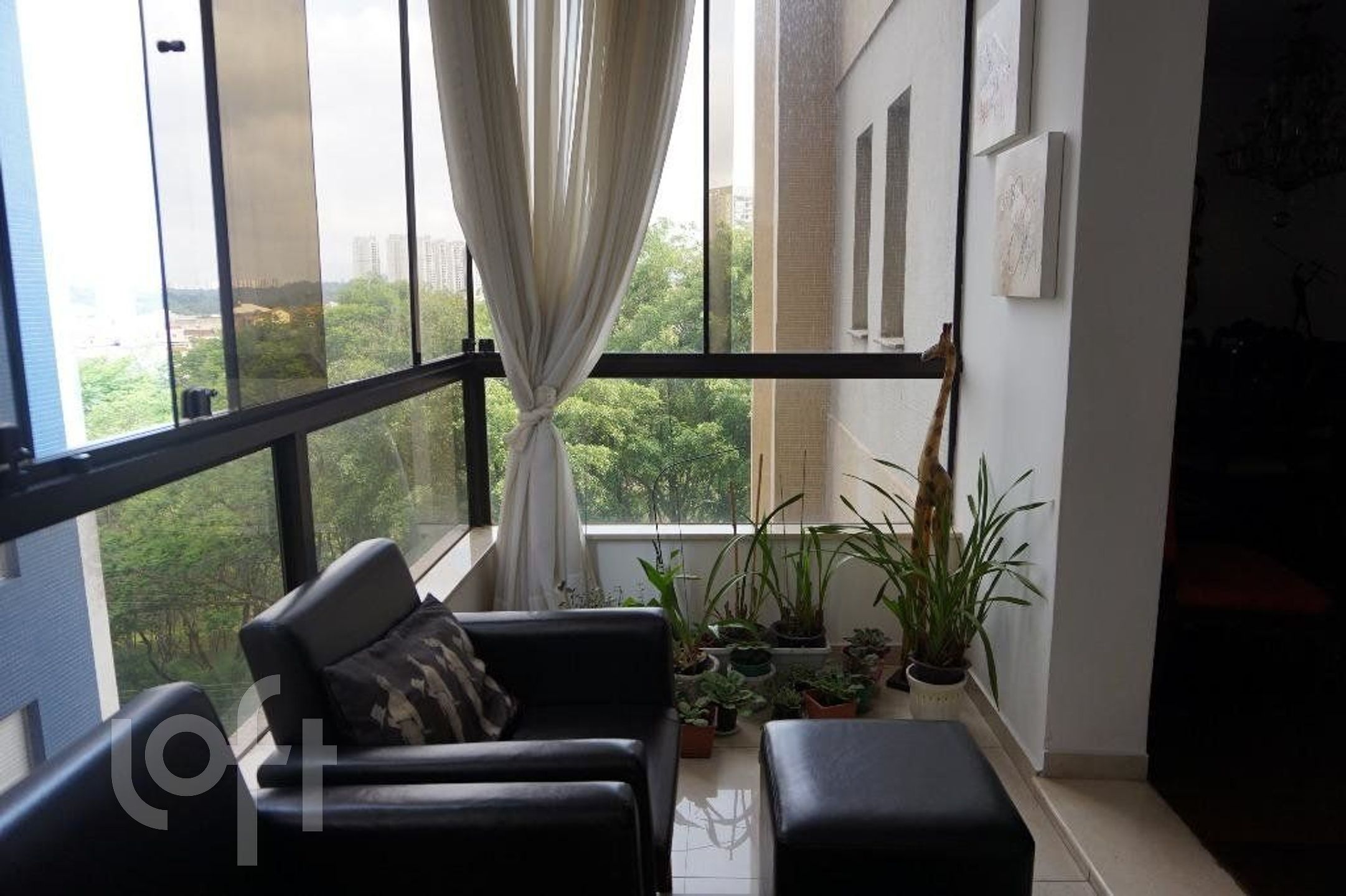 Apartamento à venda com 4 quartos, 160m² - Foto 1