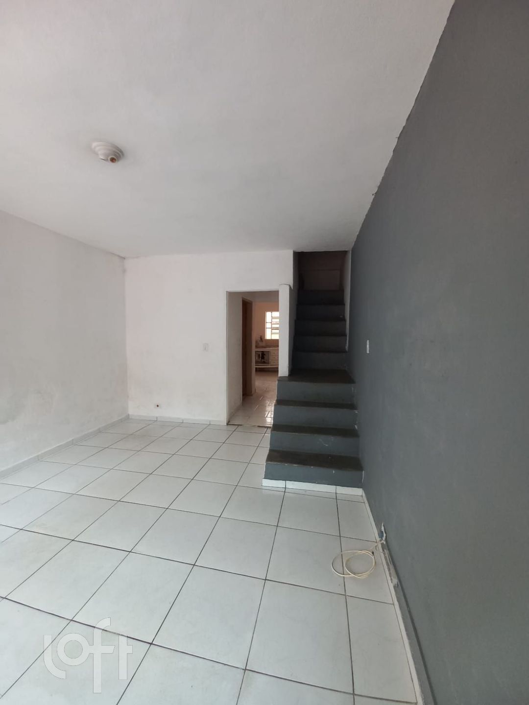 Casa à venda com 2 quartos, 90m² - Foto 2