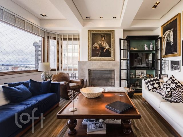 Apartamento com 260m², 3 dormitórios, 3 suítes, 3 vagas, Moinhos de Vento em Porto Alegre