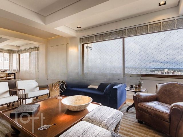 Apartamento com 260m², 3 dormitórios, 3 suítes, 3 vagas, Moinhos de Vento em Porto Alegre