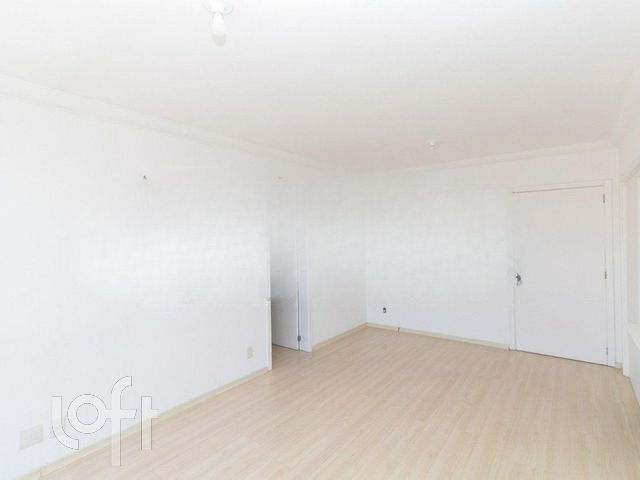 Apartamento com 65m², 2 dormitórios, 1 suíte, 1 vaga, Jardim Botânico em Porto Alegre