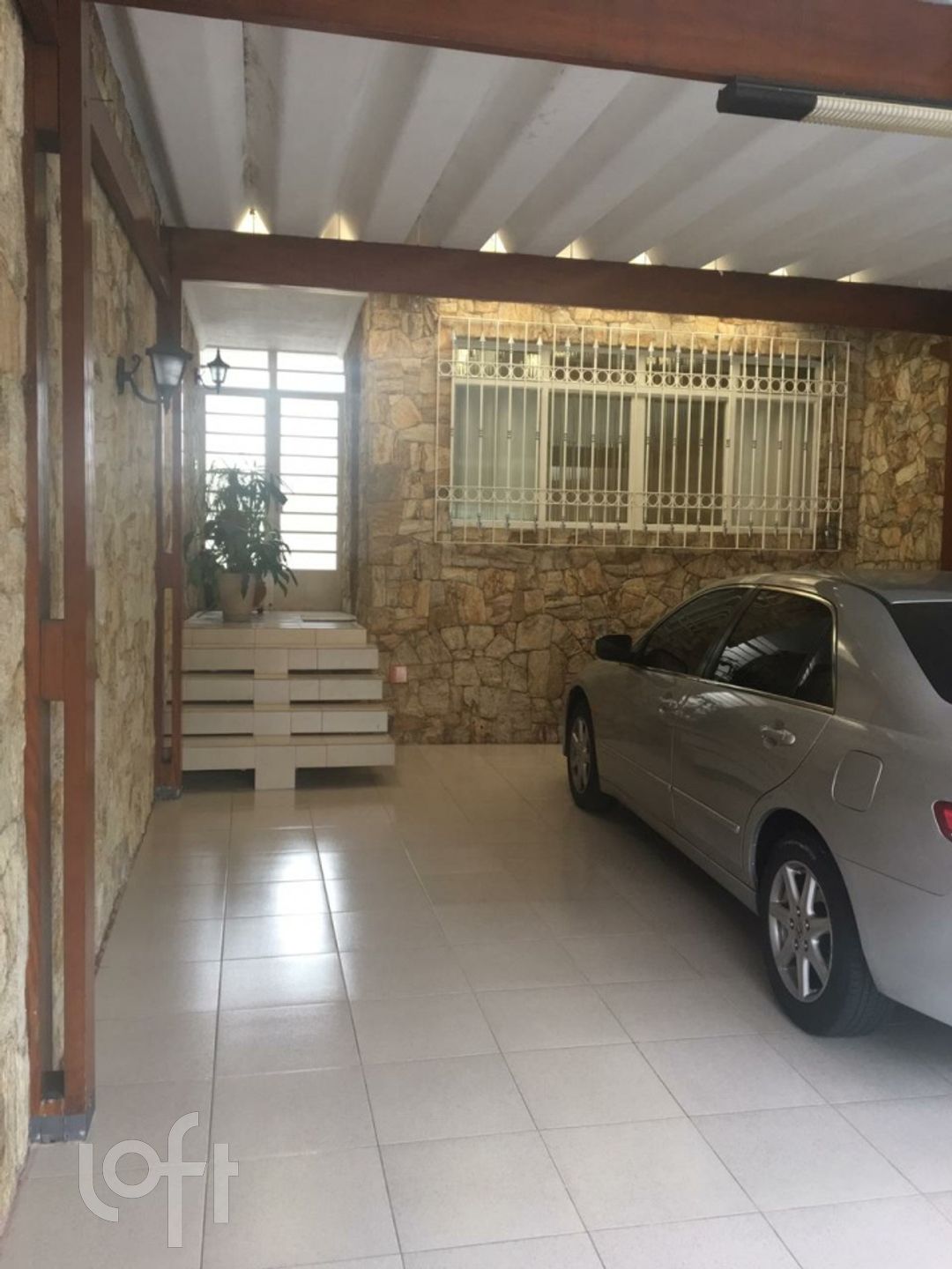 Casa à venda com 4 quartos, 300m² - Foto 1