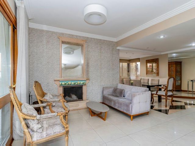 Apartamento com 169m², 3 dormitórios, 1 suíte, 2 vagas, Moinhos de Vento em Porto Alegre