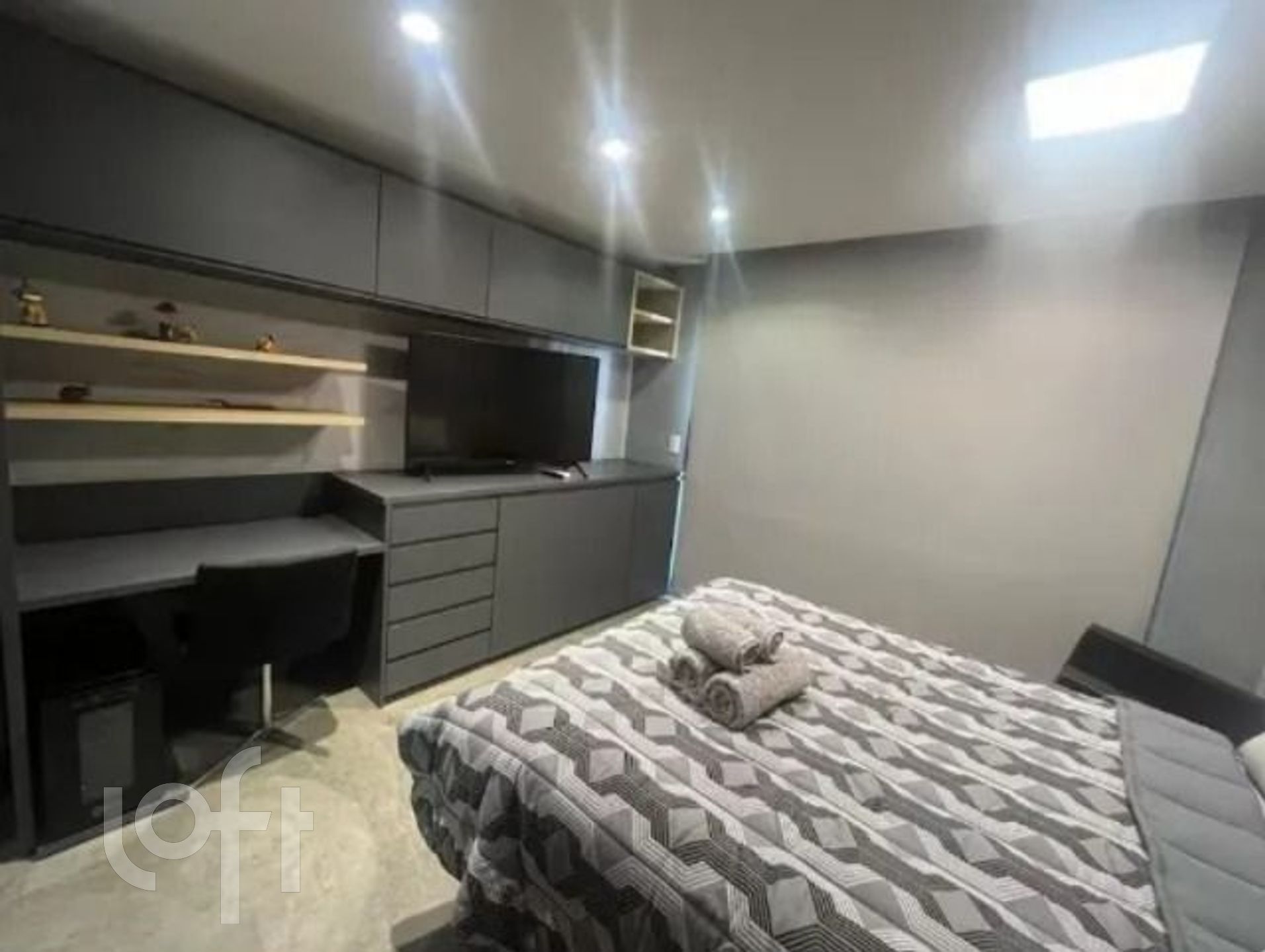 Apartamento à venda com 1 quarto, 25m² - Foto 2