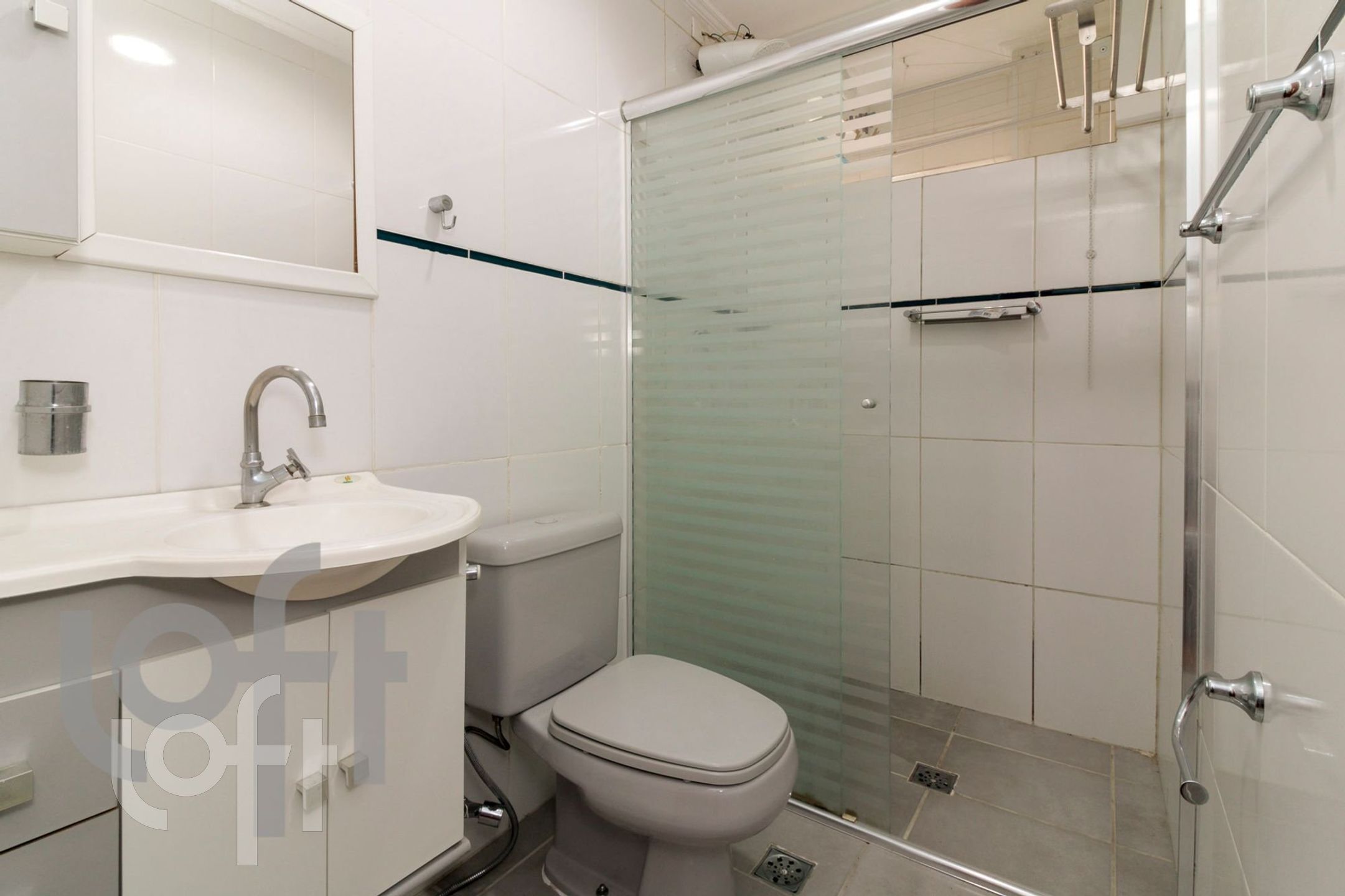 Apartamento à venda com 2 quartos, 77m² - Foto 2