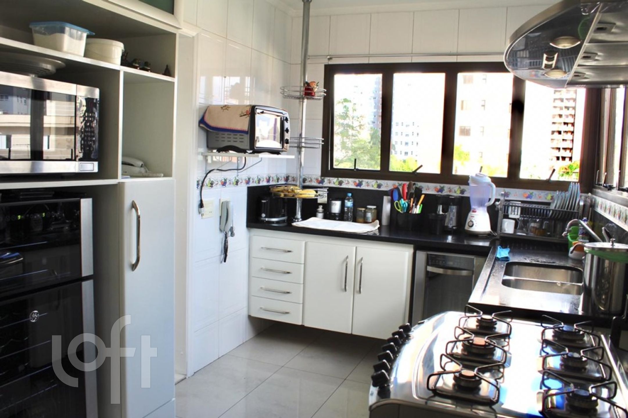 Apartamento à venda com 4 quartos, 230m² - Foto 11