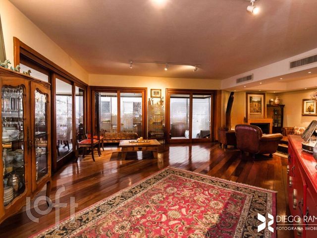 Apartamento com 297m², 4 dormitórios, 4 suítes, 3 vagas, Rio Branco em Porto Alegre