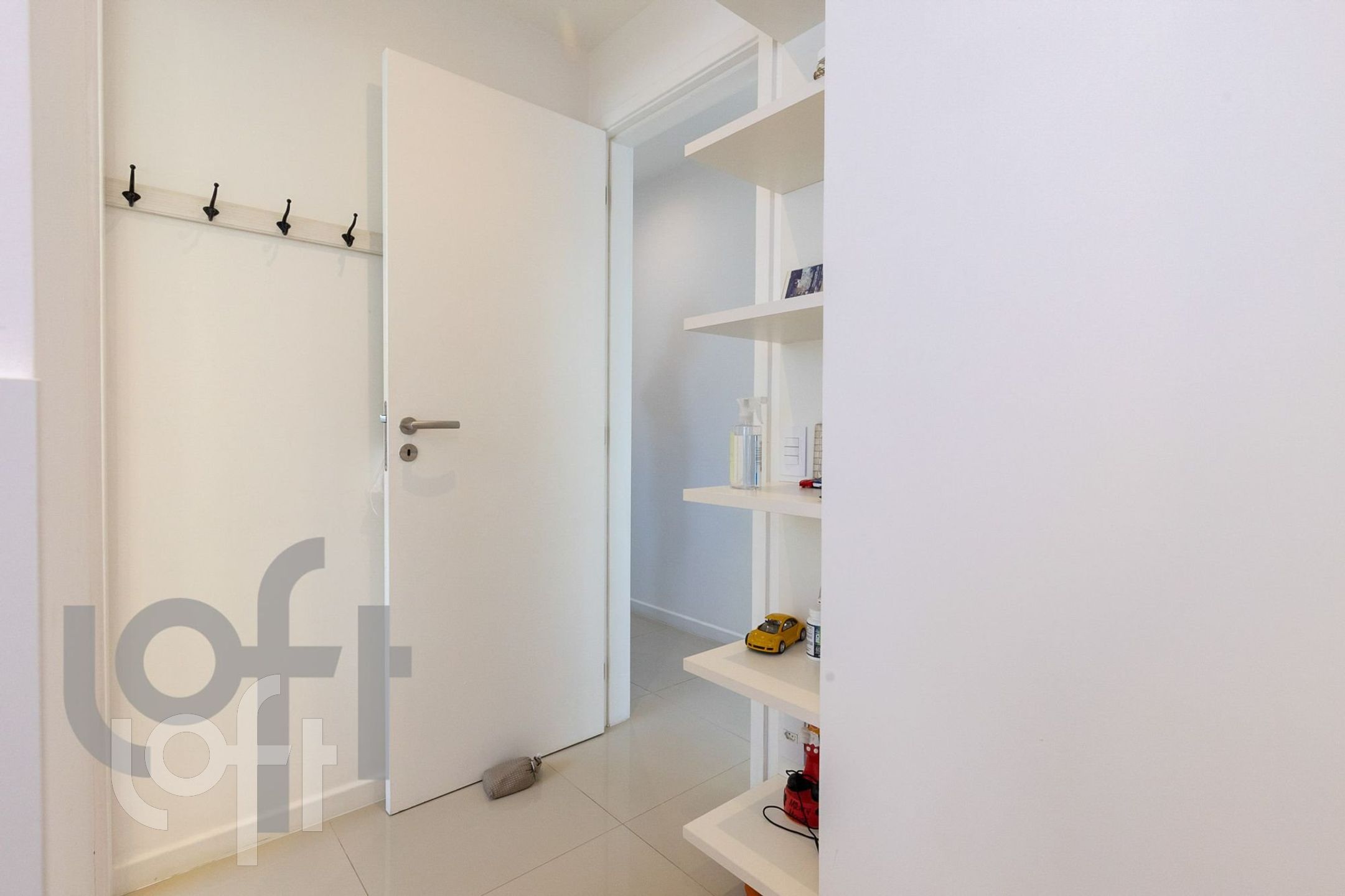 Apartamento à venda com 3 quartos, 199m² - Foto 3