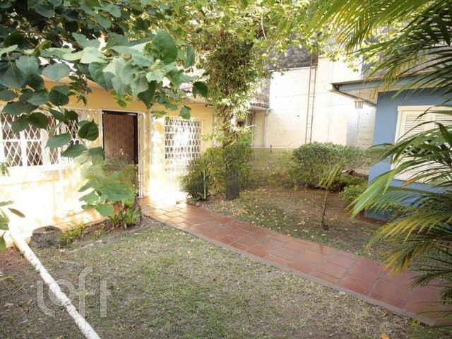 Casa com 250m², 3 dormitórios, 1 suíte, 2 vagas, Cristo Redentor em Porto Alegre